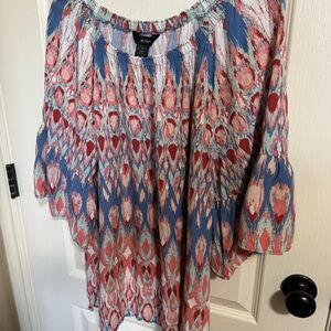 Ali Miles Red & White Bell‑Sleeve Blouse – Artistic Print 3/4 Sleeve Top